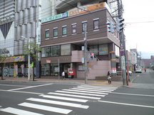 札幌澄川駅前 (90533)